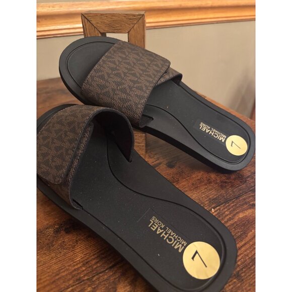 Michael Kors Womens Slide Sandals Size 7 Brown Patterned Logo - Picture 1 of 14